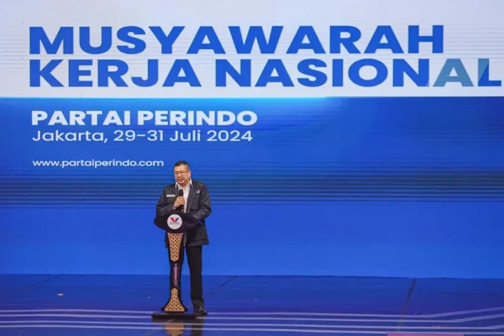 HT Tegaskan Kehadiran...