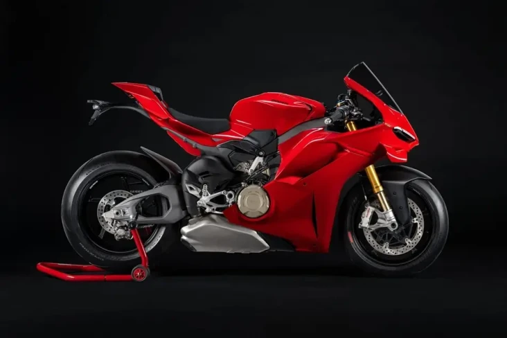 Ducati Panigale V4 2025...