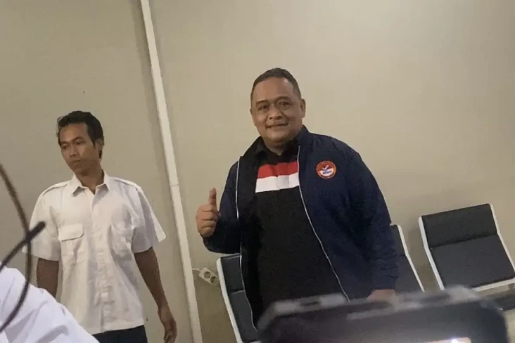 Benny Rhamdani Serahkan...