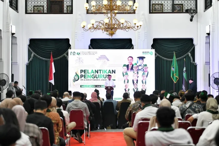 Pj Gubernur Jabar Bey...