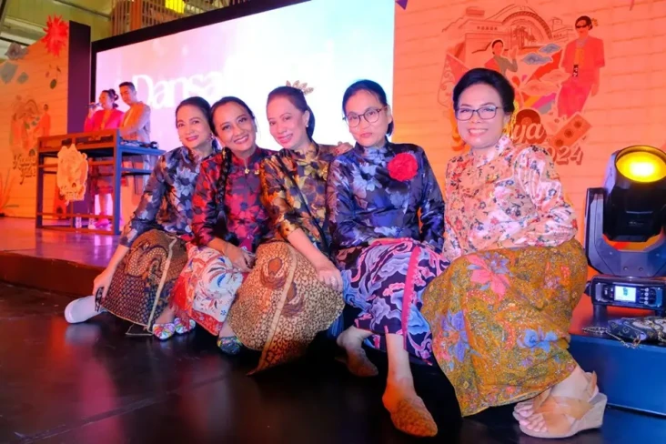 Komunitas Kebaya Menari...