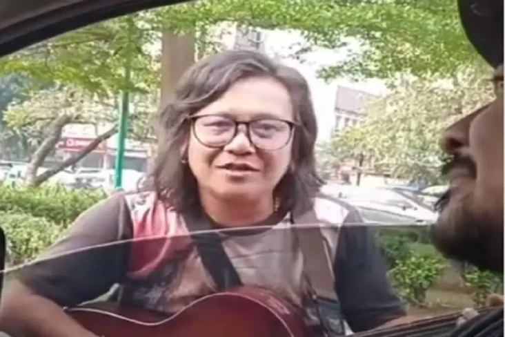 Viral! Pengamen Mirip...