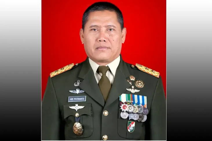 Profil Letjen (Purn)...