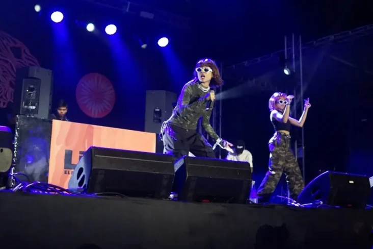 Manggung di Suara Festival...
