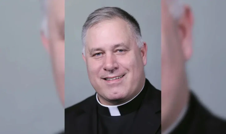 Pastor AS Gugat Aplikasi...