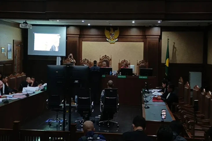 Sidang Perdana Kasus...