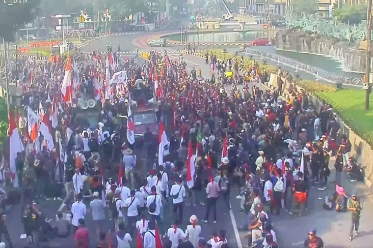 Ada Demo, Pengguna Jalan...