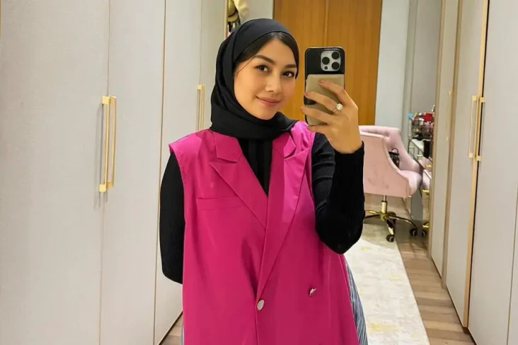 Profil Nisya Adik Raffi...