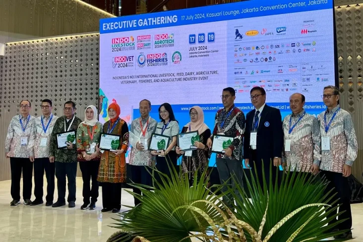 Teliti Sarang Burung...