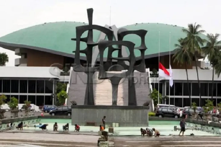 Anggota DPR Usulkan...