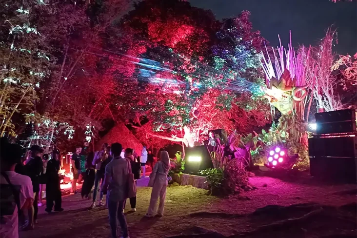 Wisata Malam di Aurora...