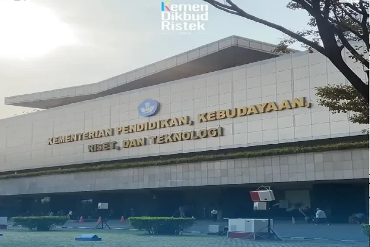 Mau Magang di Kantornya...