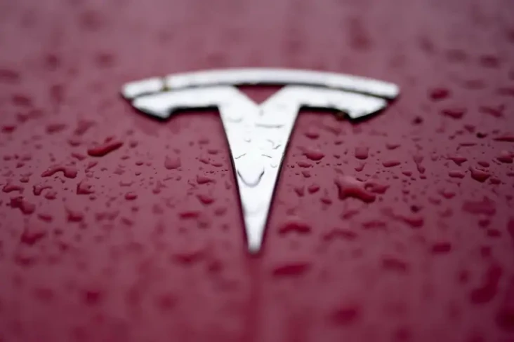 Autopilot Tesla Gagal...