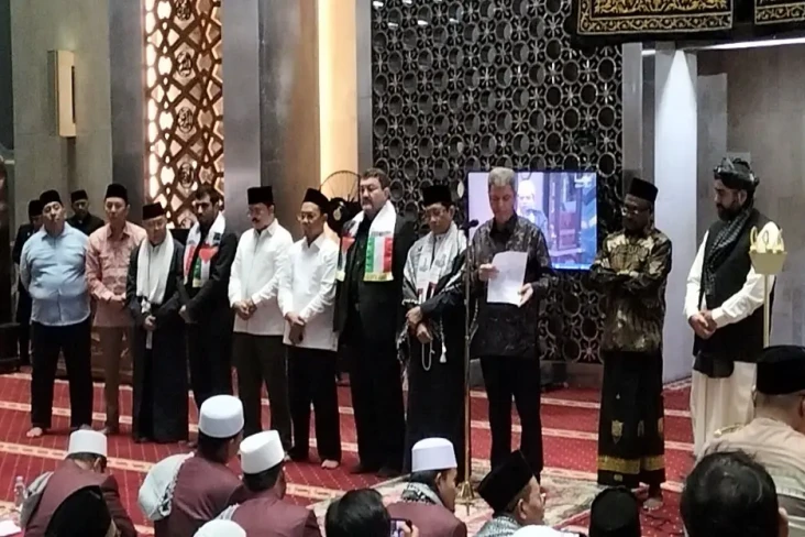 Galang Dana, Imam Besar...