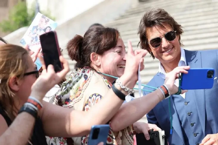 Tom Cruise Bakal Tutup...