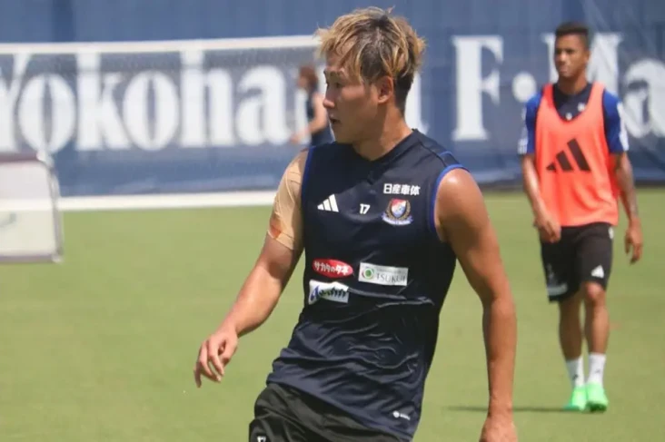 Nonton Yokohama F. Marinos...