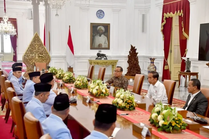 BKPRMI Anugerahkan Presiden...