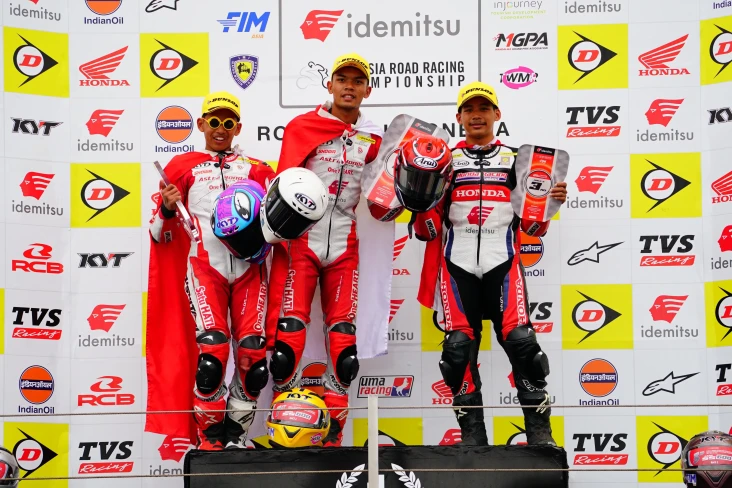 Tunggangi CBR250RR,...