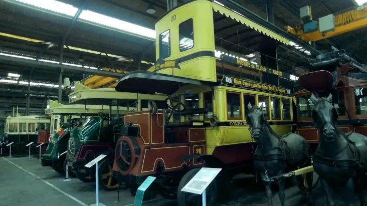 Bus Tingkat Tertua di...
