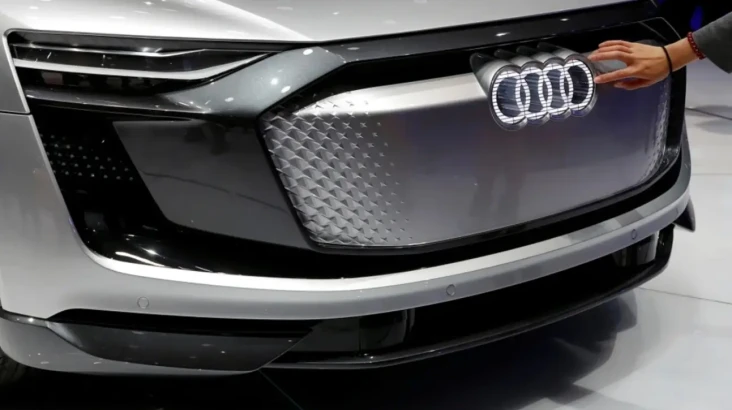 Mobil Listrik Audi Versi...