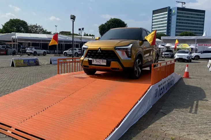 Uji Tabrak, Mitsubishi...