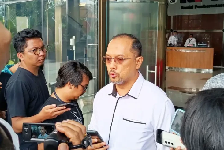 10 Jaksa Ditarik Kejagung,...