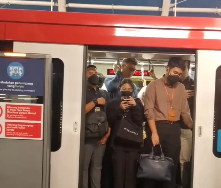LRT Uji Coba Penambahan...