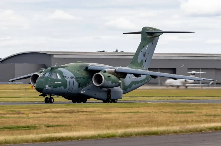 C-390 Millennium dari...