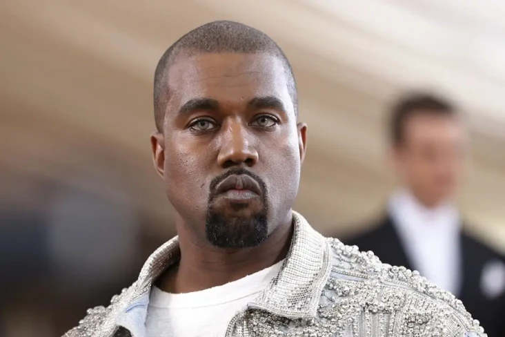 Kanye West Sindir Taylor...