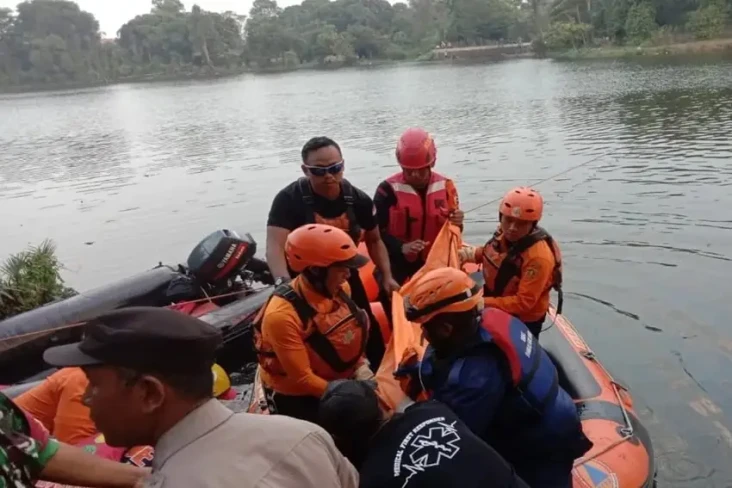 Pria Tewas Tenggelam...