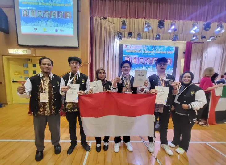 Pelajar Indonesia Sabet...