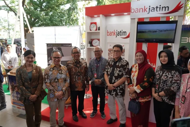 Bank Jatim Dukung Program...