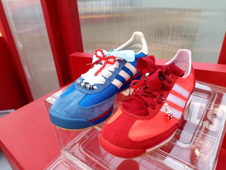 Adidas SL72, Sepatu...