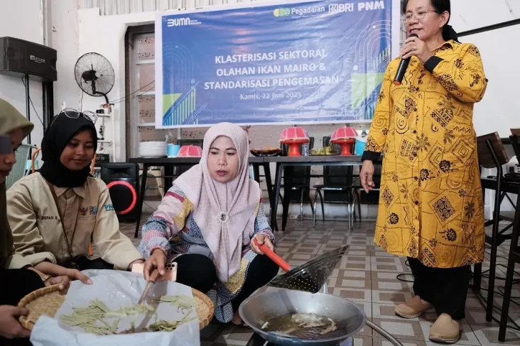 Layanan Bank Emok Memusingkan,...