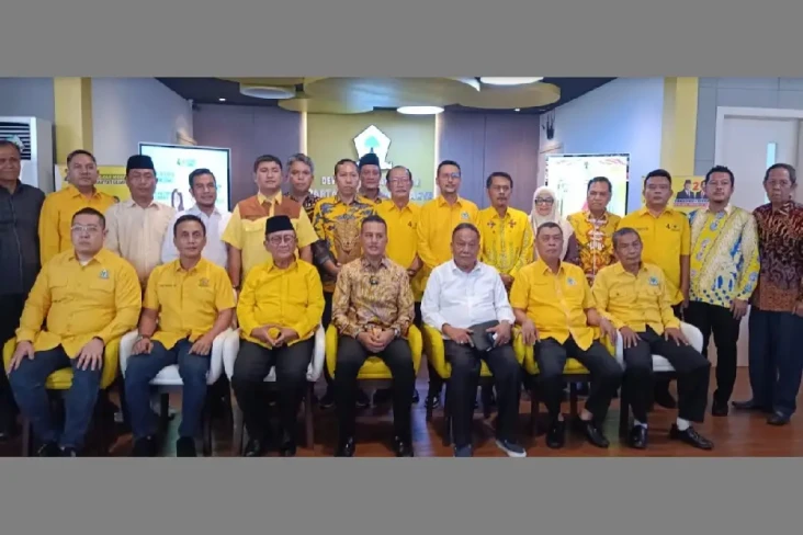 Golkar Rekomendasi 10...