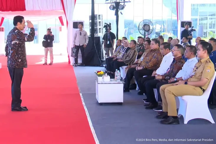 Perpisahan Luhut ke...