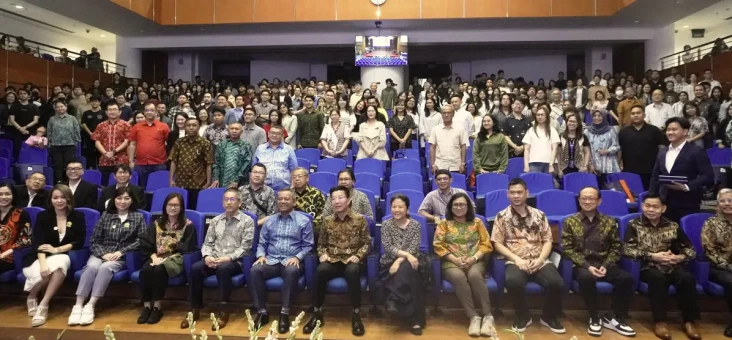 Alumni Berperan Penting...