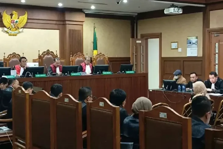 Gazalba Minta Teman...