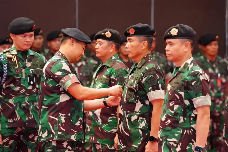 Kasum TNI Pimpin Sertijab...