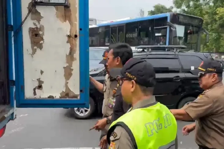 8 Jukir Liar Dibekuk...