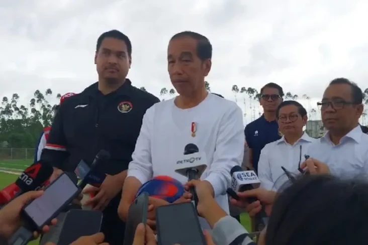 Diisukan Cawe-Cawe Mundurnya...