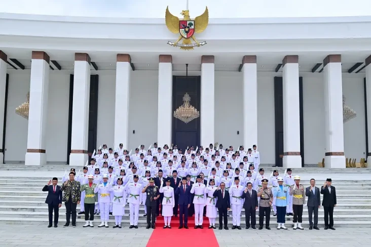 Jokowi Kukuhkan 76 Anggota...
