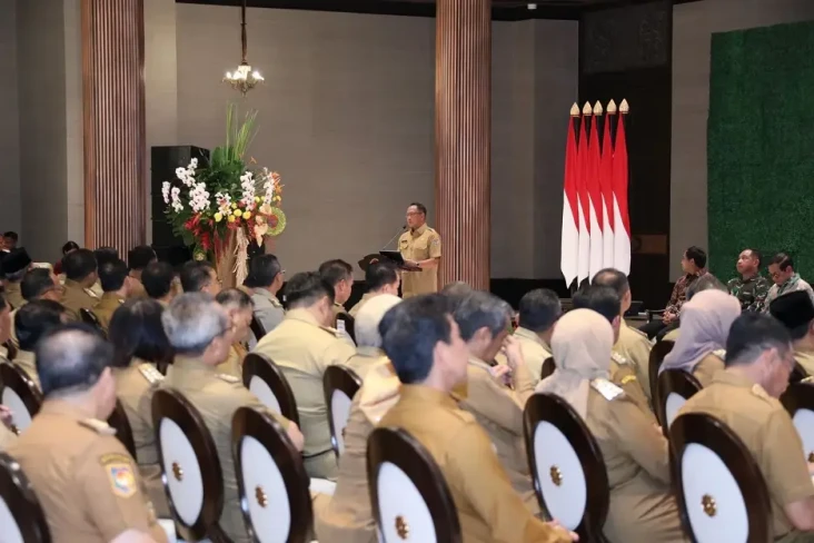 Momen Bersejarah, Kepala...