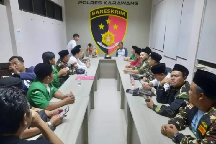 Kiai NU Cikarang Diserang,...