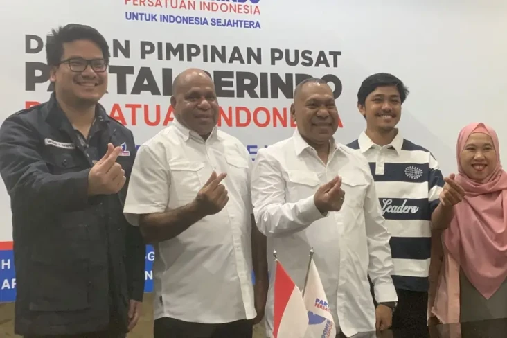 Dukung Mathius Fakhiri-Aryoko...