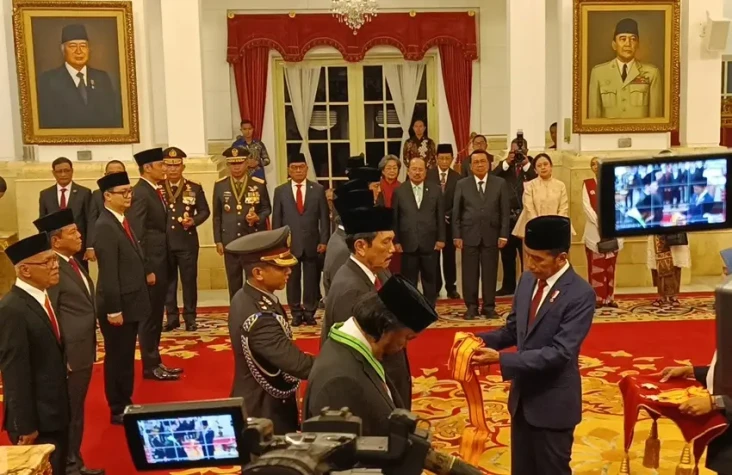Daftar Lengkap 64 Tokoh...