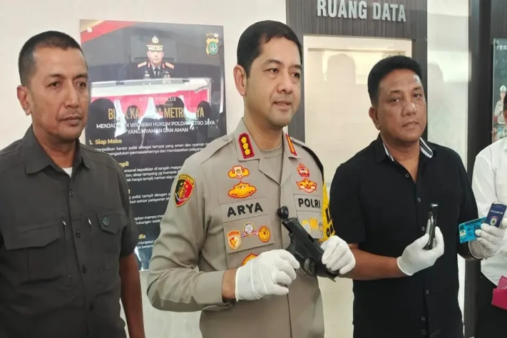 Oknum PN Depok Todongkan...