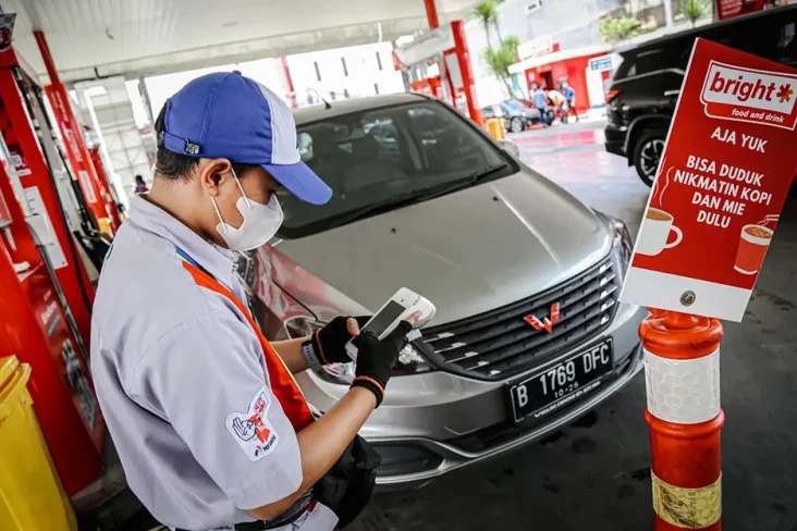 Beli Pertalite Pakai...