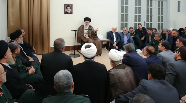 Ayatollah Khamenei Tegaskan...