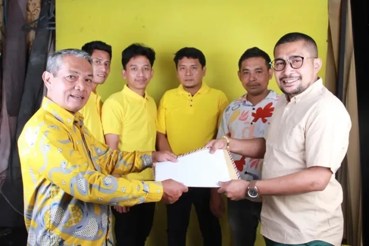 Airlangga Mundur, Sandri...